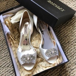 Badgley Mischka kitten heels